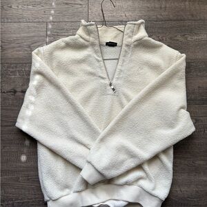 Ashworth White V-Neck fleece Classic Soft Texture